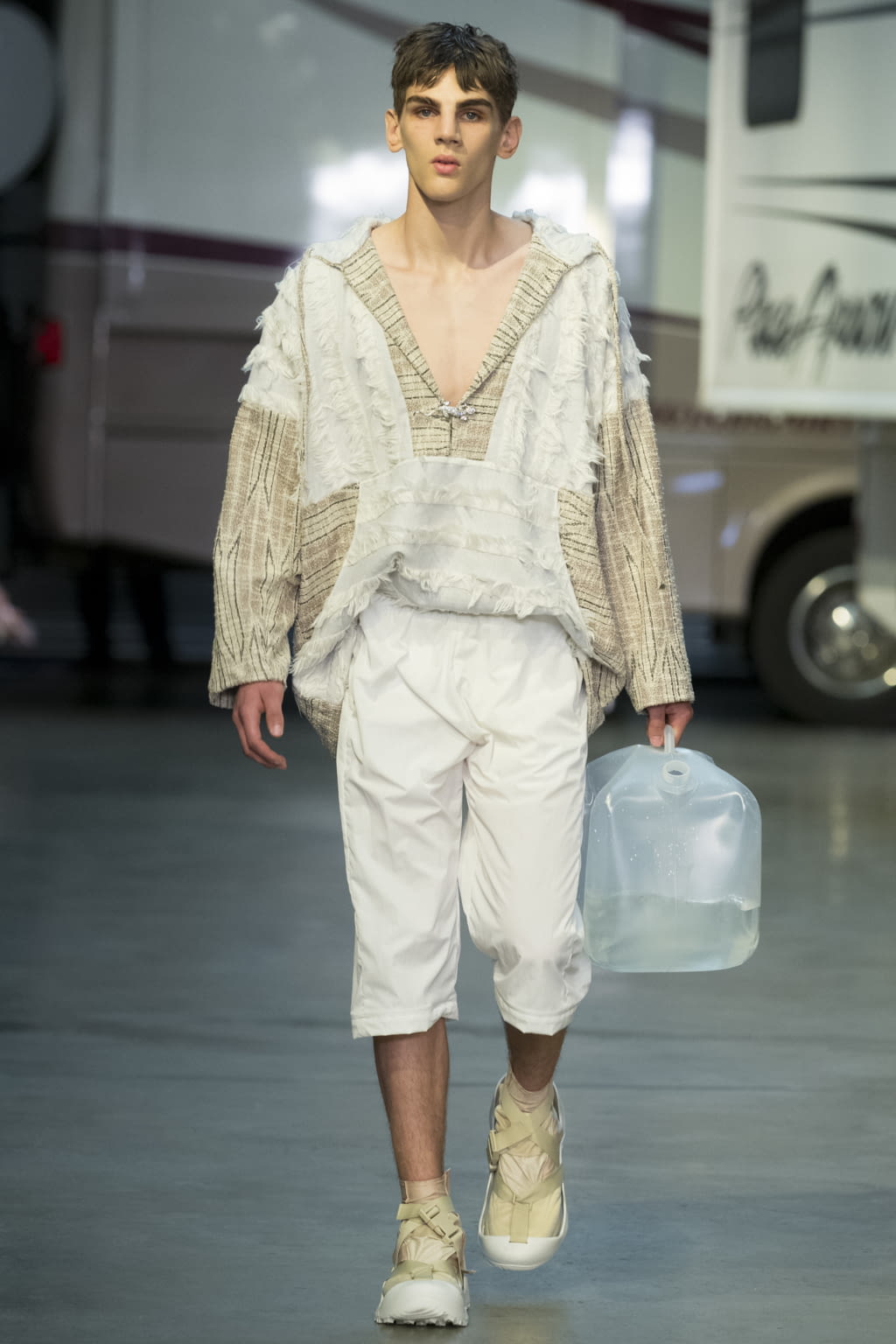 Fashion Week London Spring/Summer 2018 look 2 from the Cottweiler collection 男装