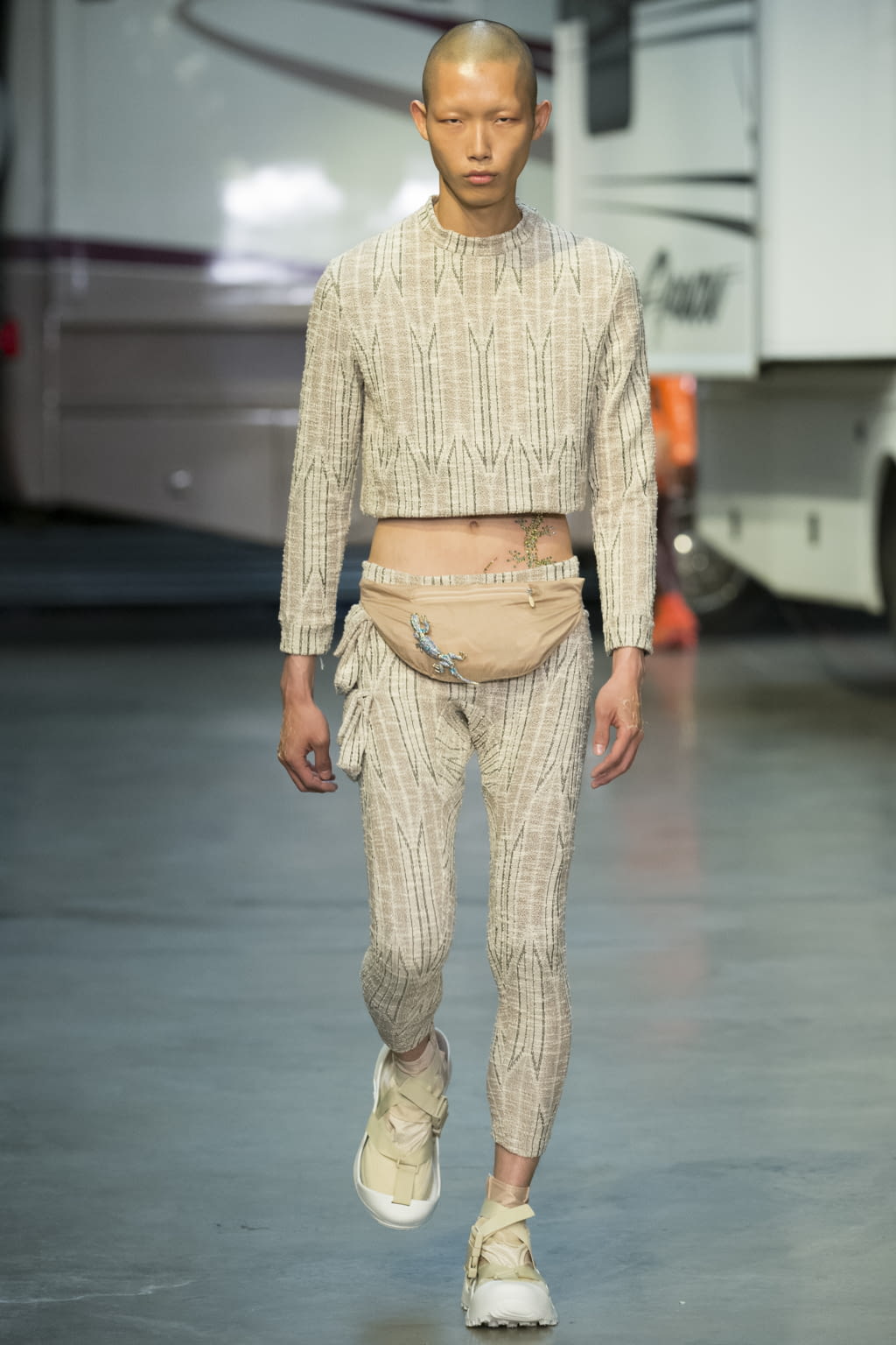 Fashion Week London Spring/Summer 2018 look 6 from the Cottweiler collection 男装