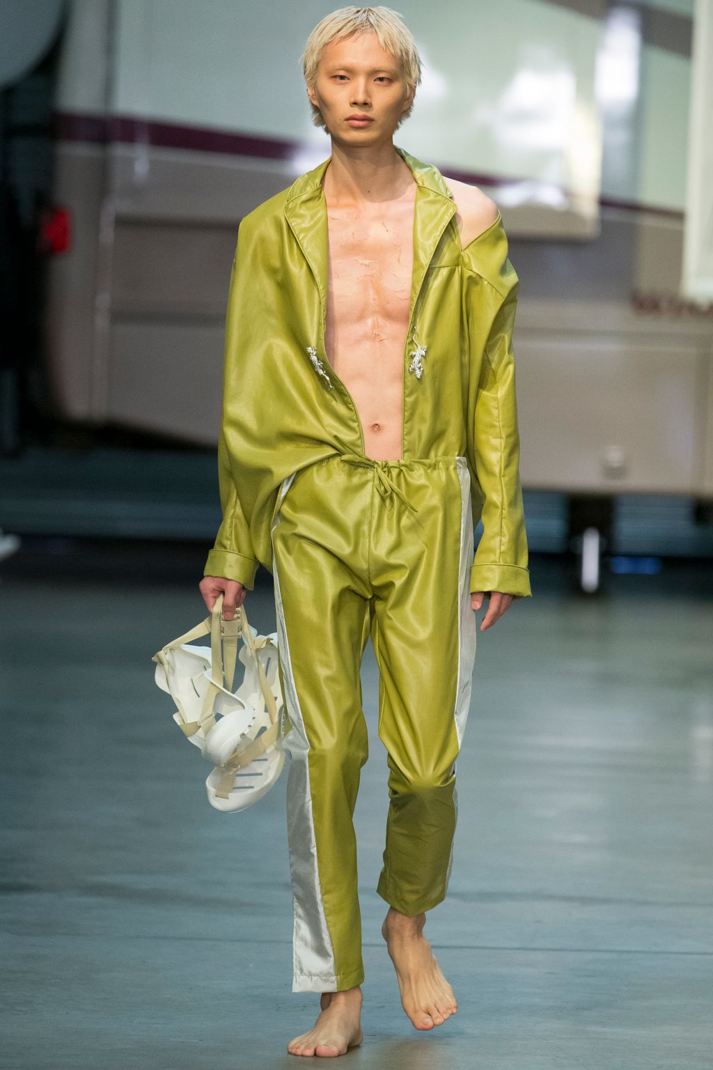 Fashion Week London Spring/Summer 2018 look 22 from the Cottweiler collection menswear