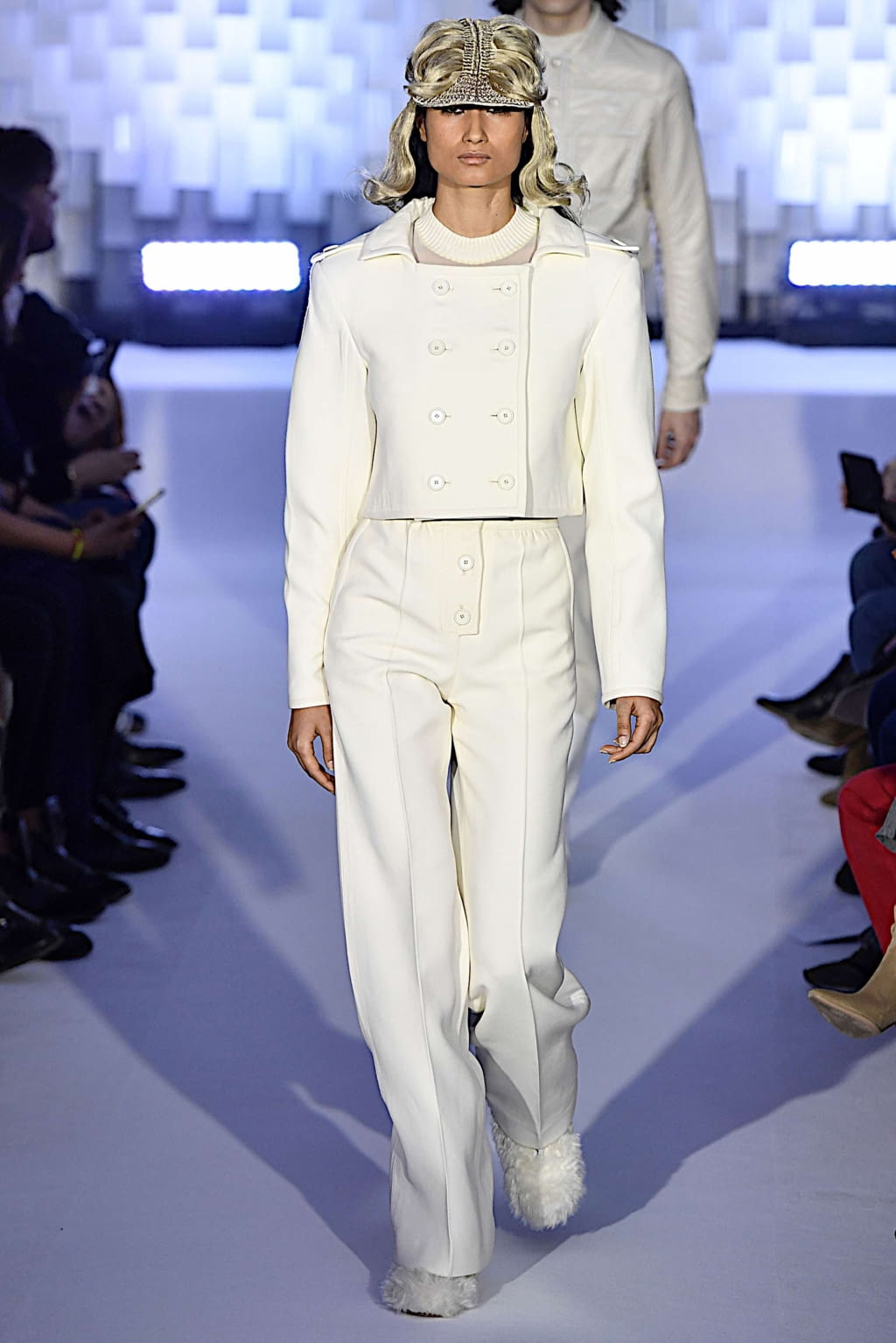 Fashion Week Paris Fall/Winter 2019 look 4 from the Courrèges collection 女装