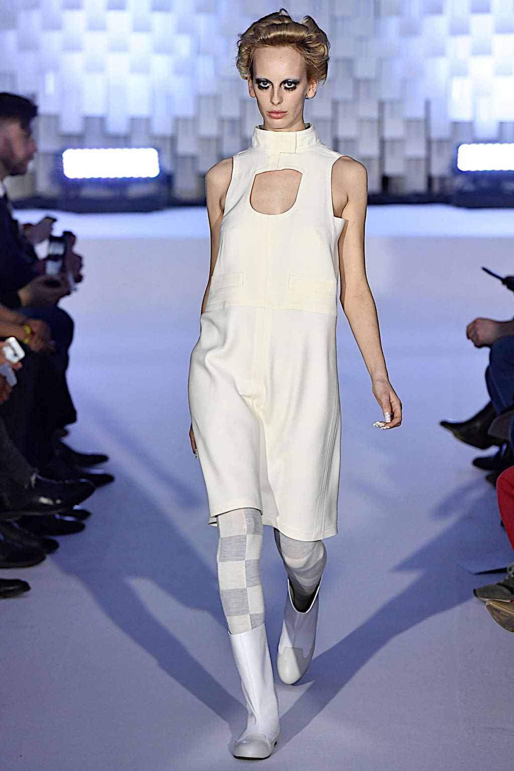 Fashion Week Paris Fall/Winter 2019 look 9 from the Courrèges collection womenswear