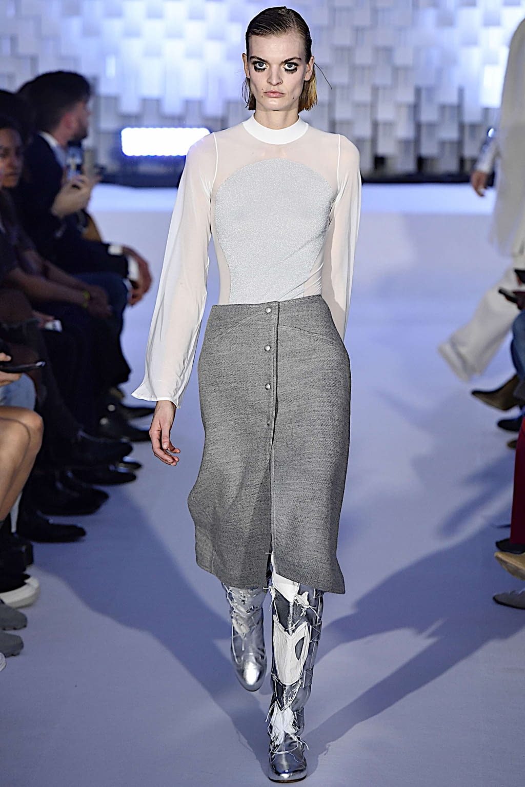 Fashion Week Paris Fall/Winter 2019 look 11 from the Courrèges collection womenswear