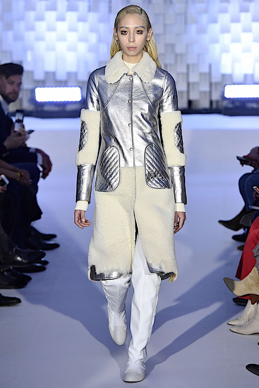 Fashion Week Paris Fall/Winter 2019 look 14 from the Courrèges collection womenswear