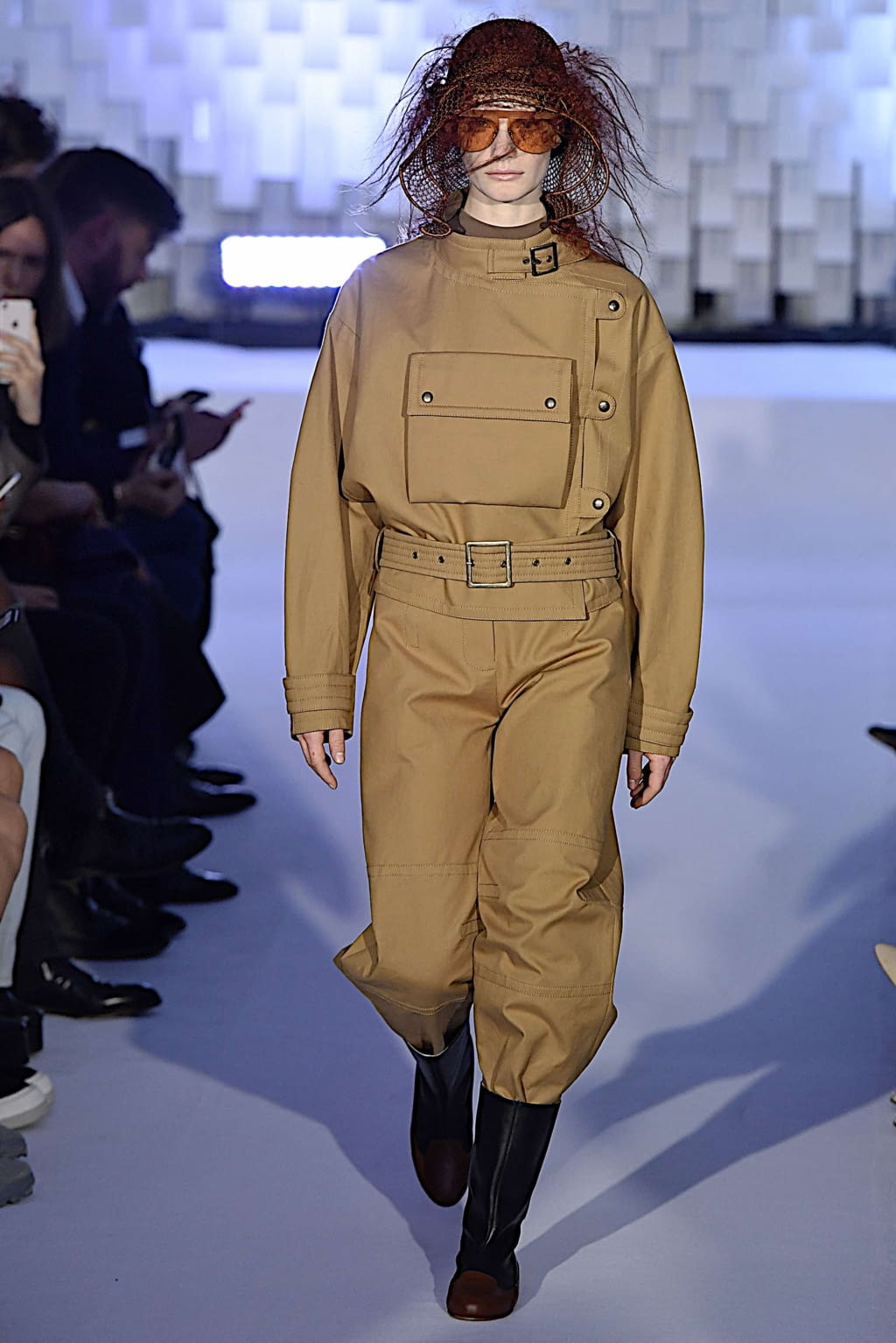 Fashion Week Paris Fall/Winter 2019 look 17 from the Courrèges collection womenswear