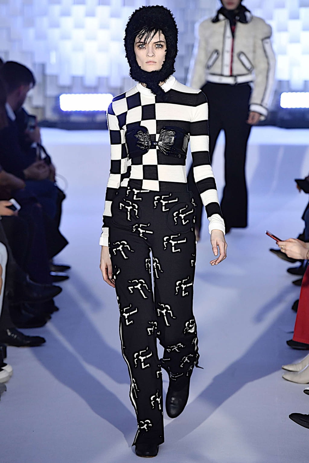 Fashion Week Paris Fall/Winter 2019 look 26 from the Courrèges collection 女装