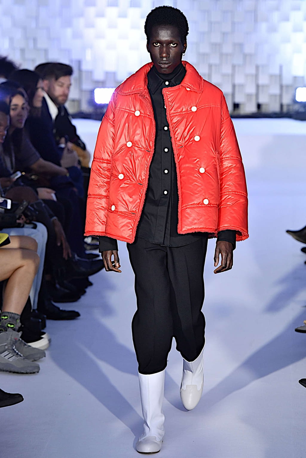 Fashion Week Paris Fall/Winter 2019 look 38 from the Courrèges collection 女装