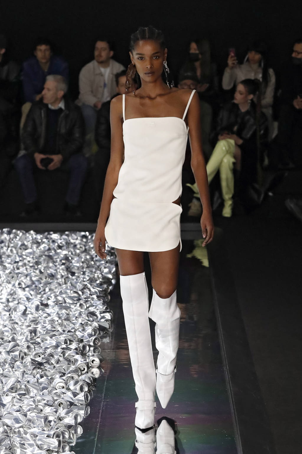 Fashion Week Paris Fall/Winter 2022 look 14 from the Courrèges collection womenswear