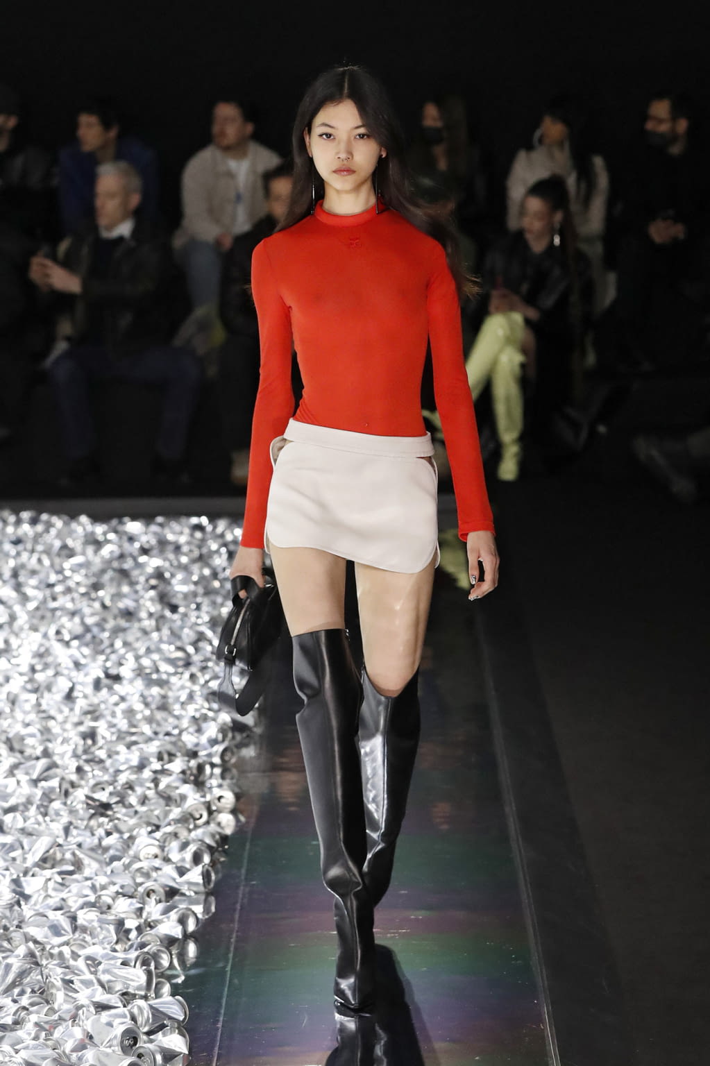 Fashion Week Paris Fall/Winter 2022 look 15 de la collection Courrèges womenswear