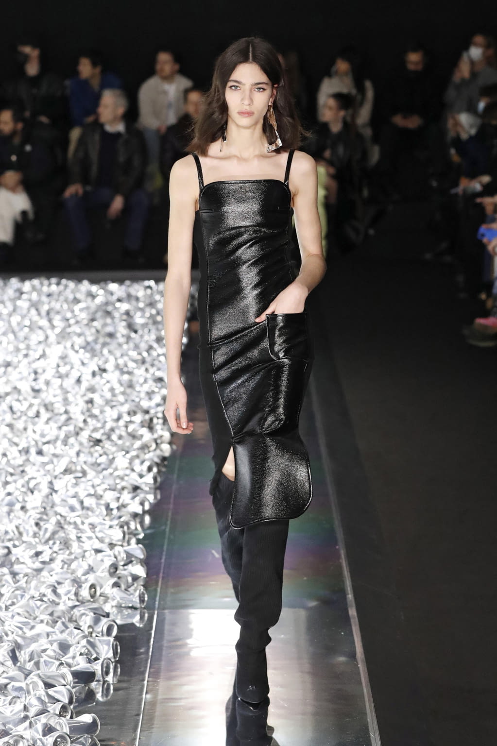 Fashion Week Paris Fall/Winter 2022 look 21 from the Courrèges collection 女装