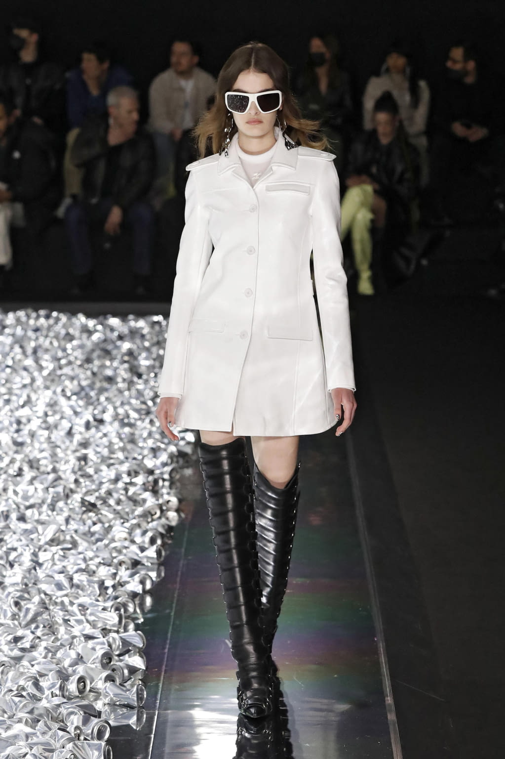Fashion Week Paris Fall/Winter 2022 look 40 from the Courrèges collection womenswear