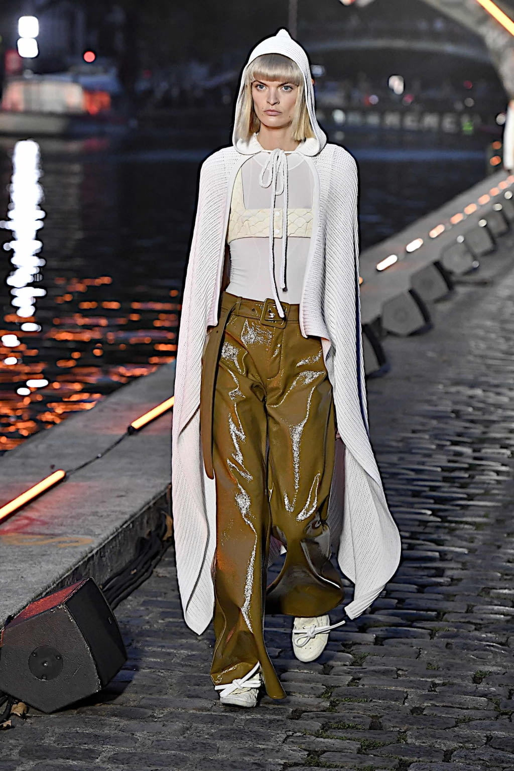Fashion Week Paris Spring/Summer 2020 look 4 from the Courrèges collection 女装