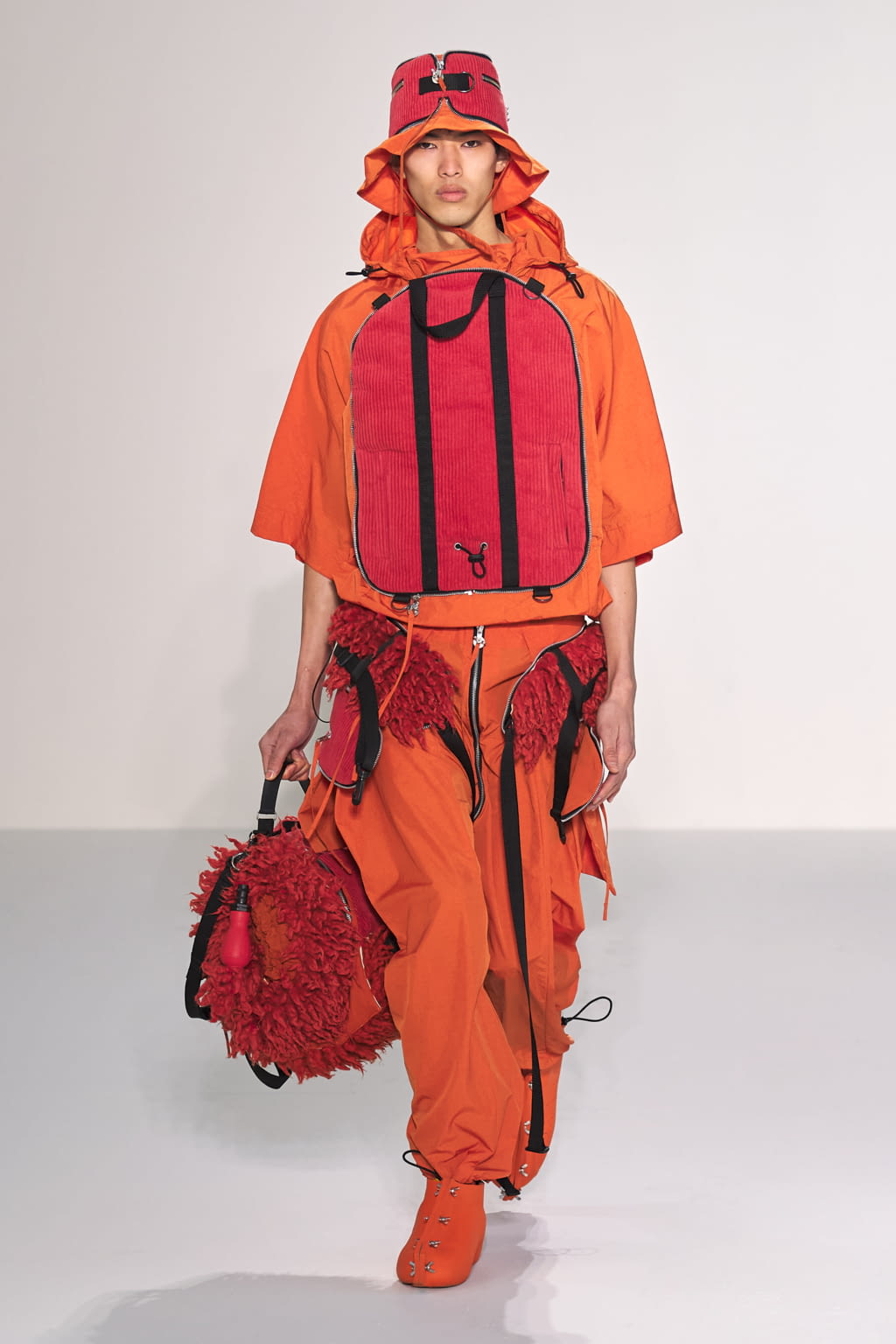 Fashion Week London Fall/Winter 2022 look 6 de la collection Craig Green menswear