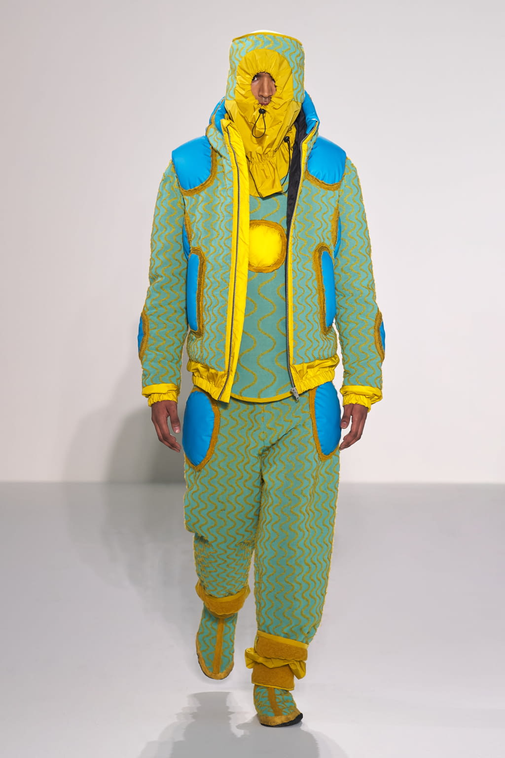 Fashion Week London Fall/Winter 2022 look 12 de la collection Craig Green menswear