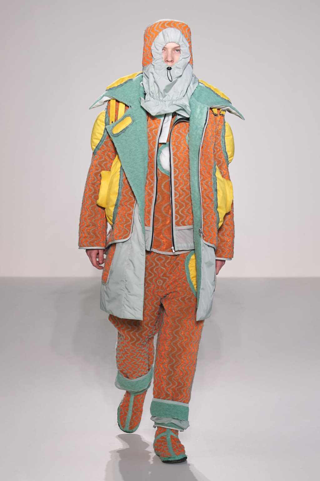Fashion Week London Fall/Winter 2022 look 13 from the Craig Green collection 男装