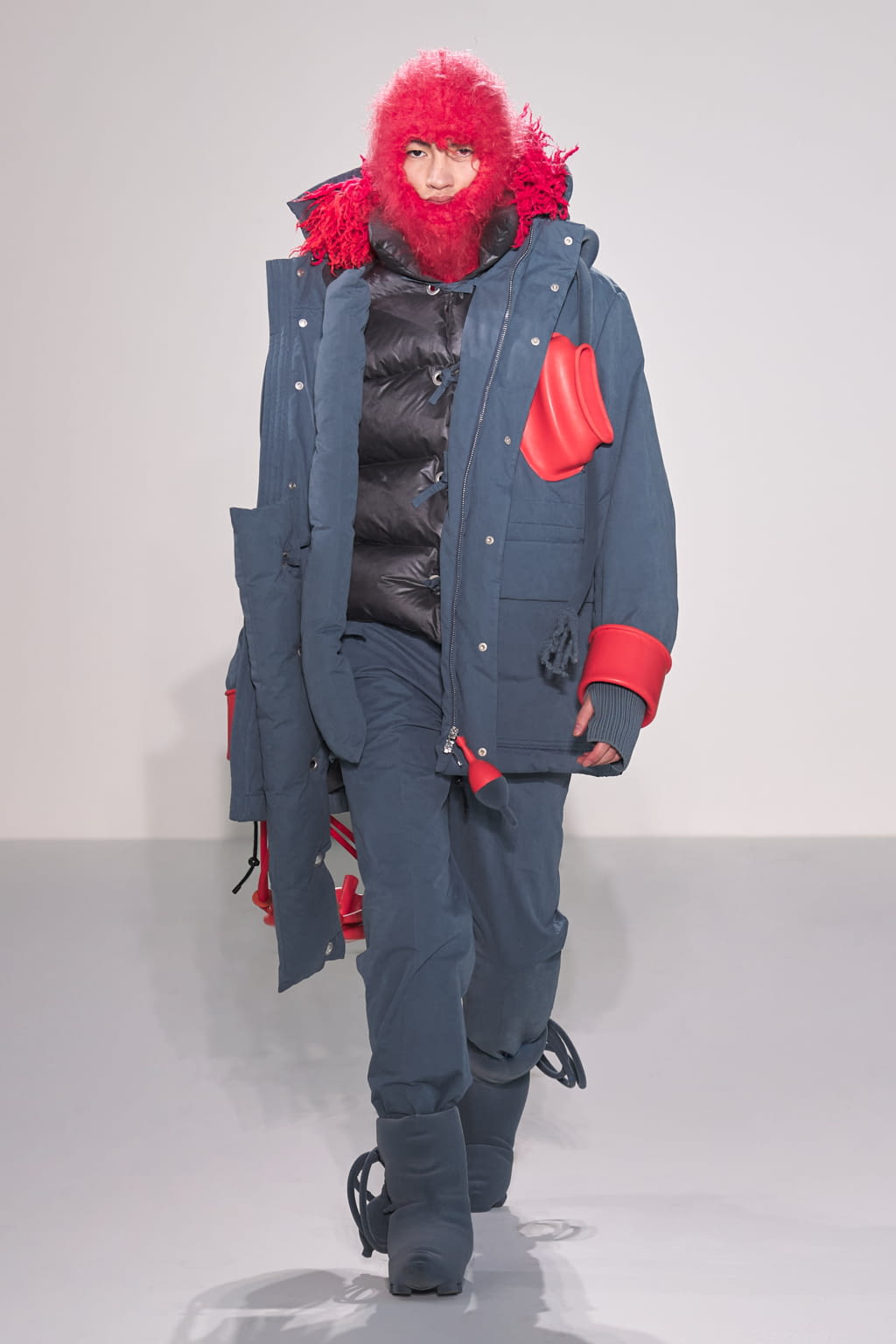 Fashion Week London Fall/Winter 2022 look 24 from the Craig Green collection menswear