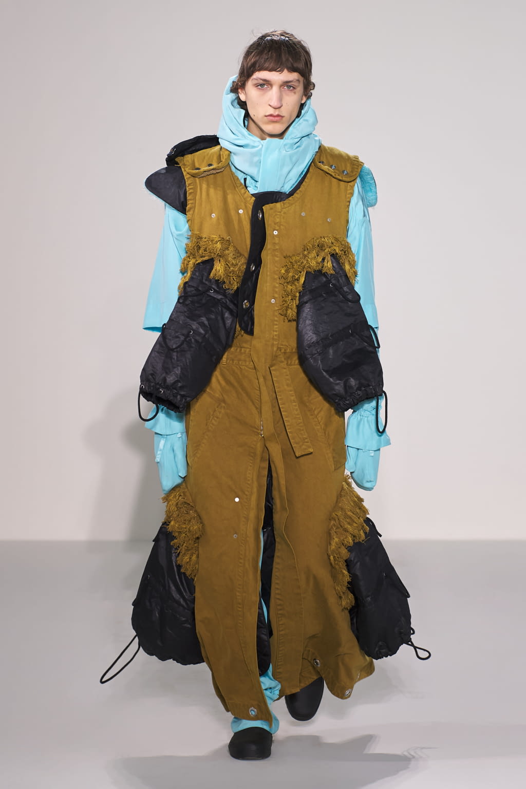 Fashion Week London Fall/Winter 2022 look 44 de la collection Craig Green menswear