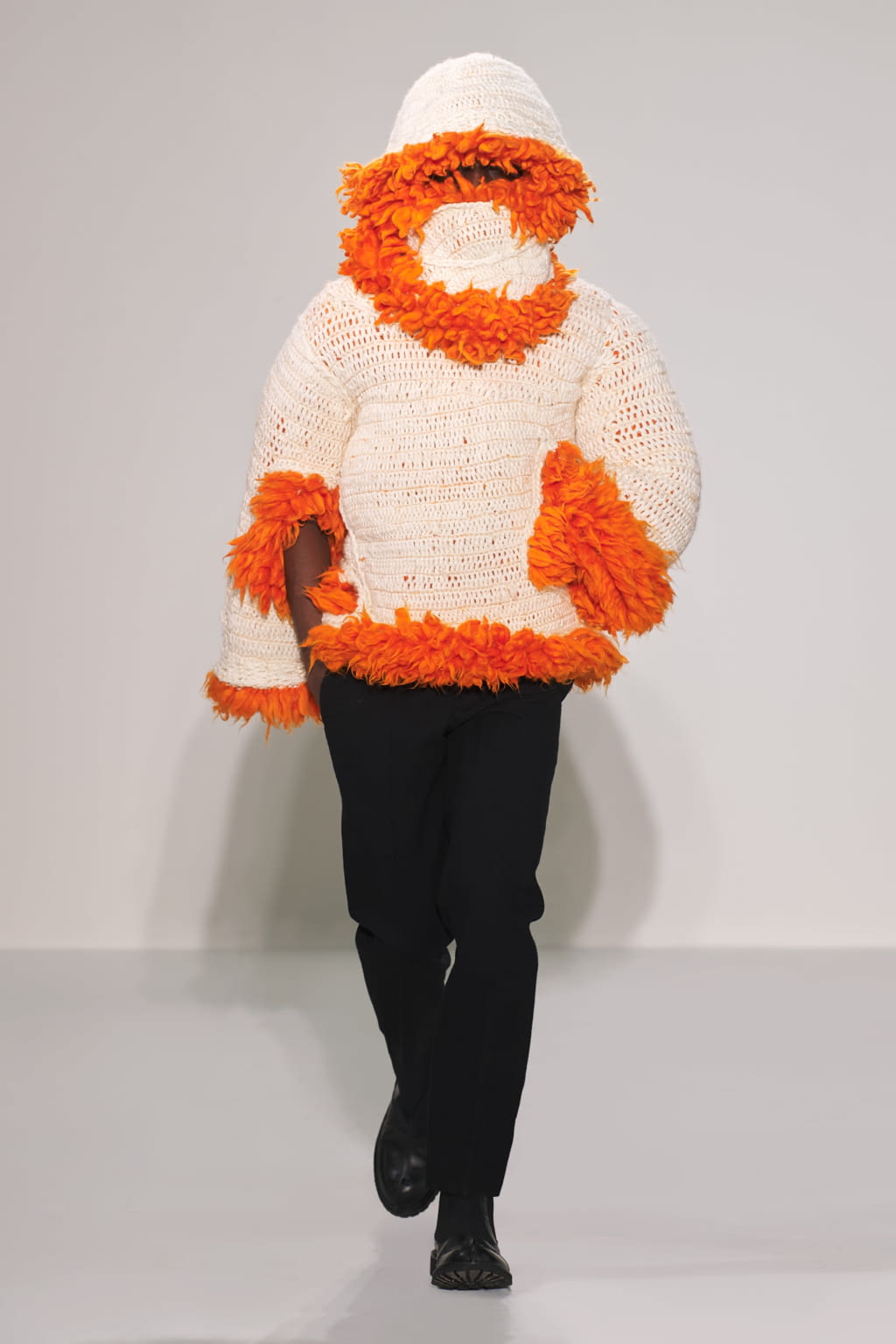 Fashion Week London Fall/Winter 2022 look 50 from the Craig Green collection menswear