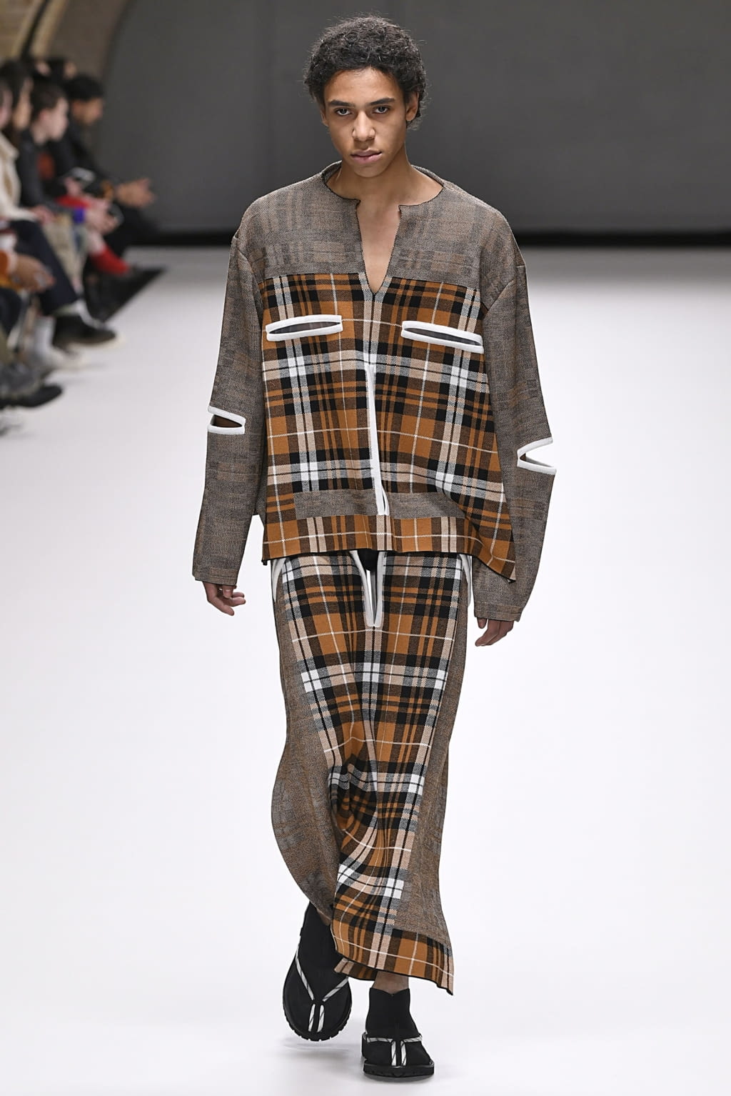 Fashion Week London Fall/Winter 2019 look 12 from the Craig Green collection menswear