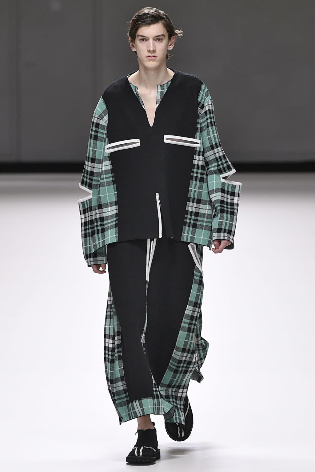 Fashion Week London Fall/Winter 2019 look 15 de la collection Craig Green menswear