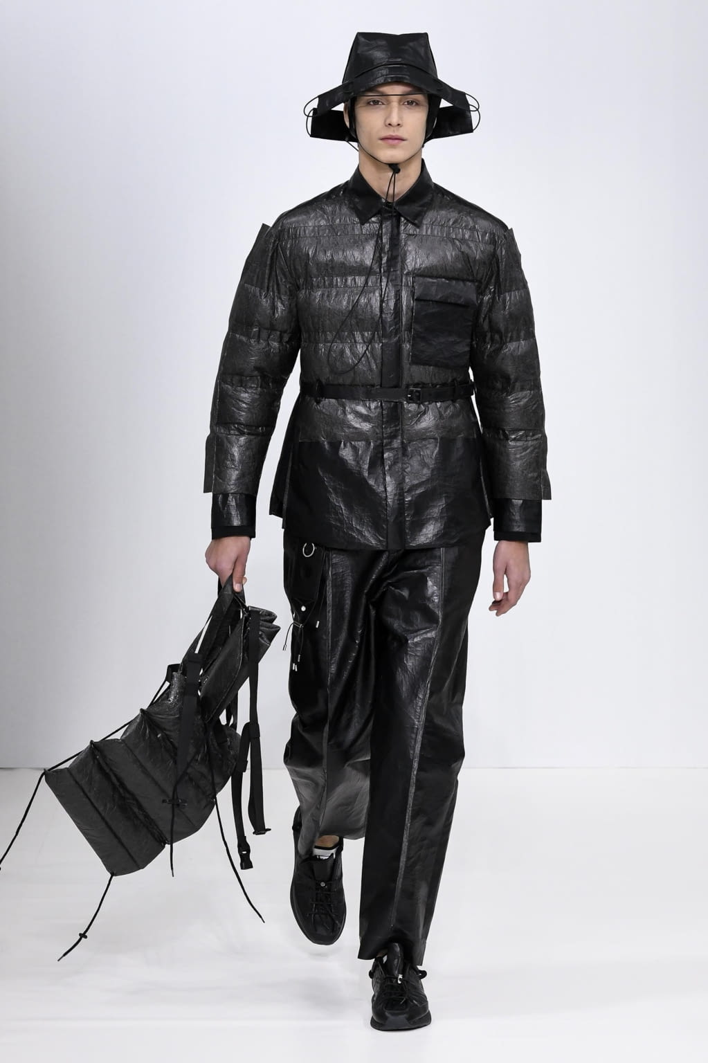Fashion Week Paris Fall/Winter 2020 look 7 from the Craig Green collection menswear