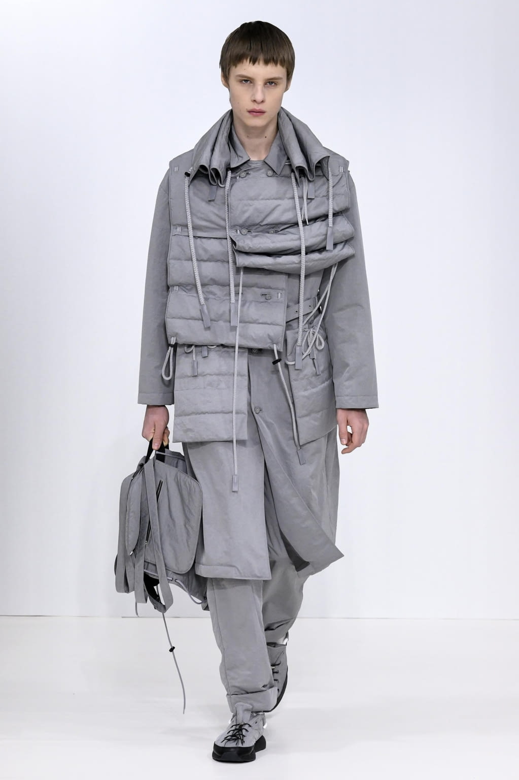 Fashion Week Paris Fall/Winter 2020 look 8 from the Craig Green collection menswear