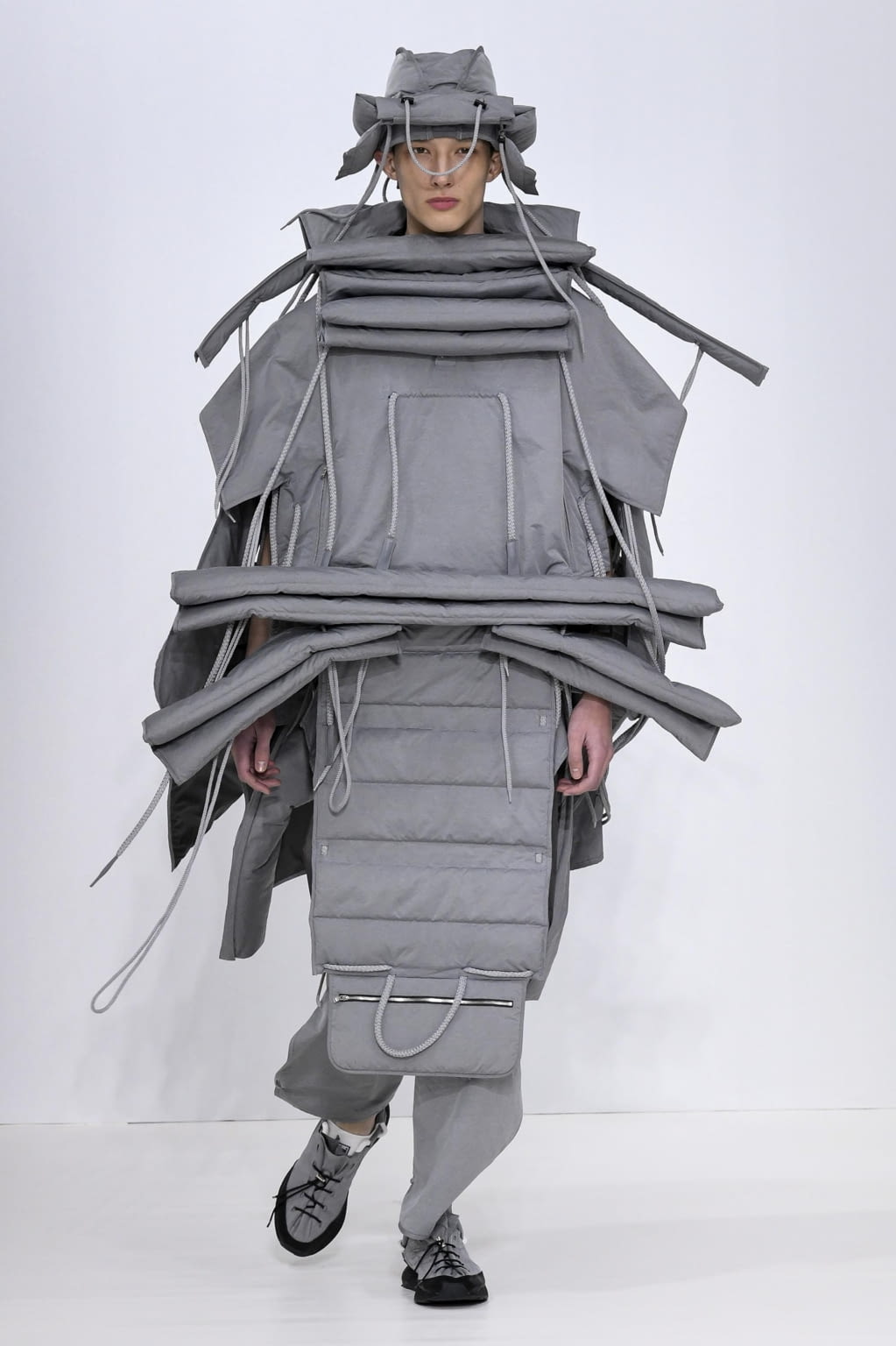 Fashion Week Paris Fall/Winter 2020 look 10 de la collection Craig Green menswear