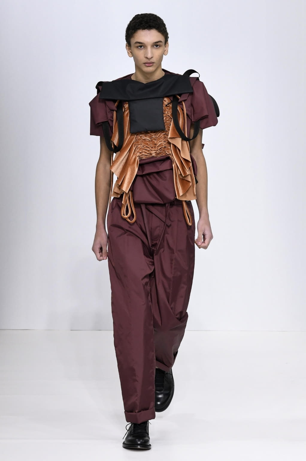 Fashion Week Paris Fall/Winter 2020 look 12 de la collection Craig Green menswear