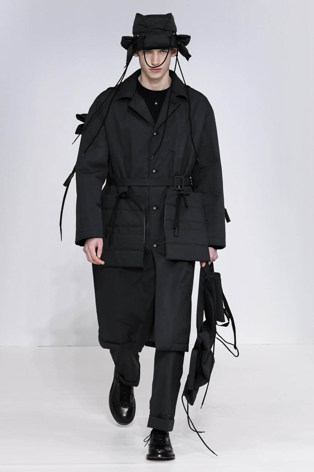 Fashion Week Paris Fall/Winter 2020 look 14 de la collection Craig Green menswear