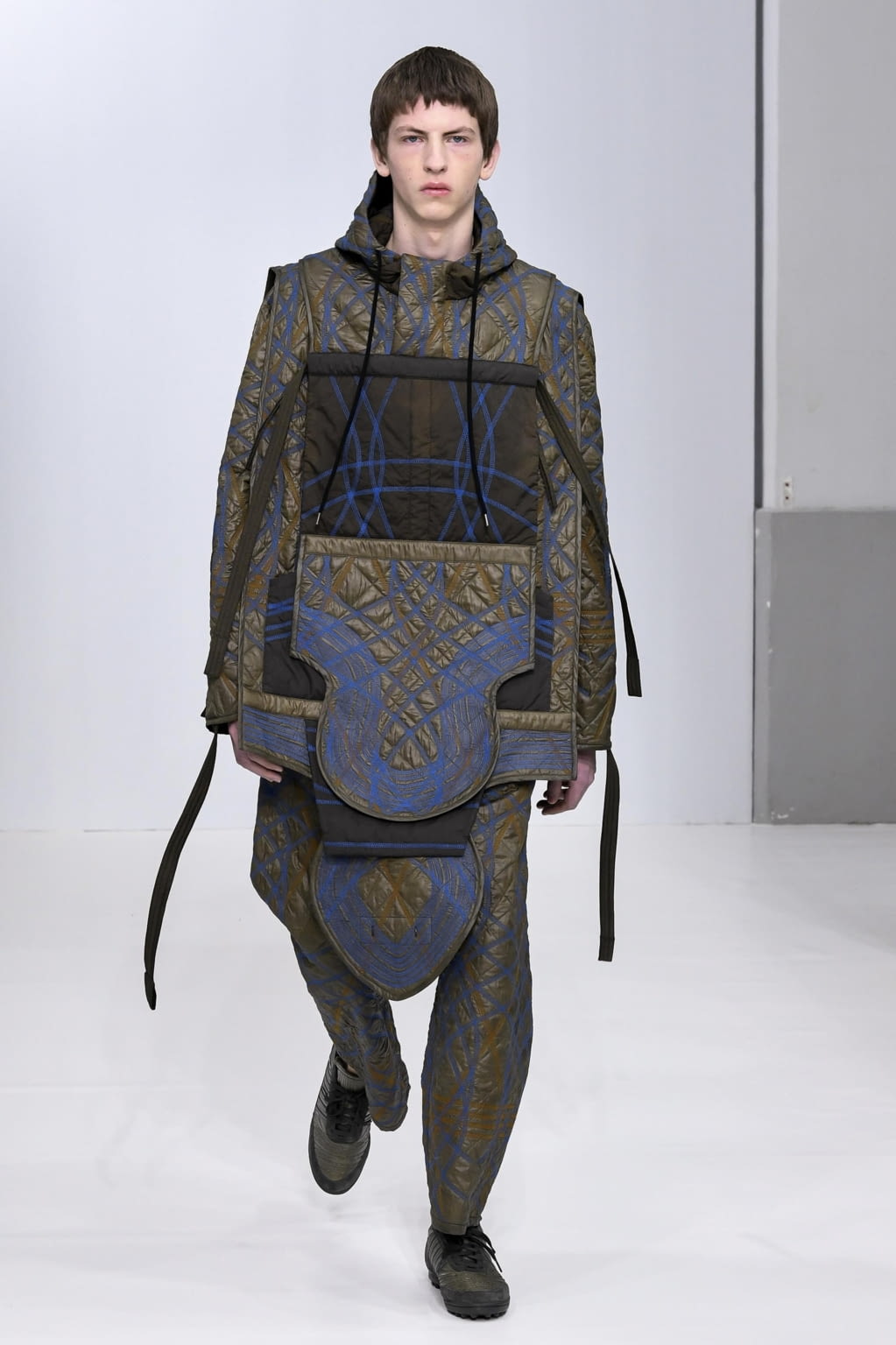 Fashion Week Paris Fall/Winter 2020 look 23 from the Craig Green collection 男装