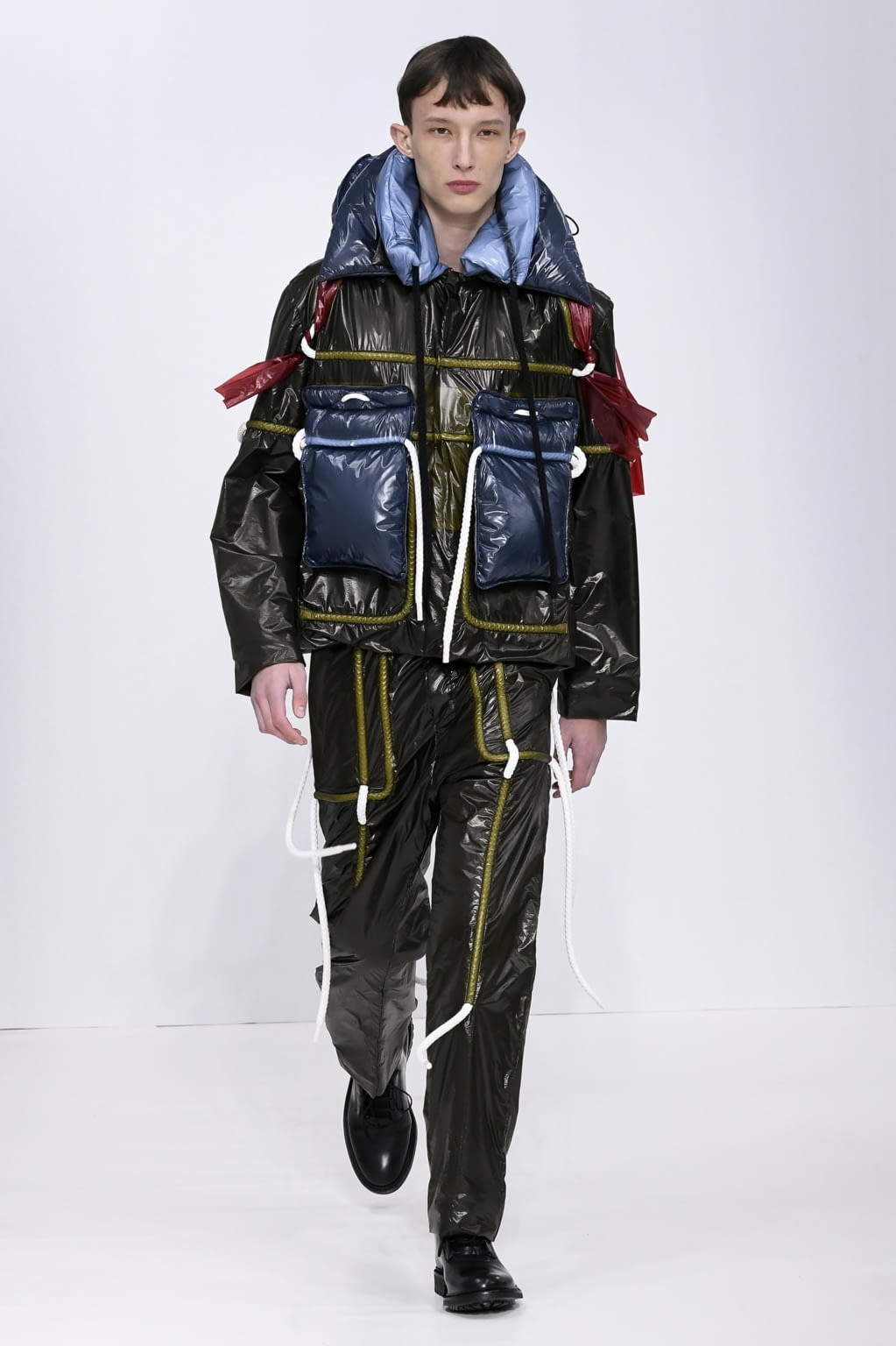 Fashion Week Paris Fall/Winter 2020 look 43 from the Craig Green collection 男装
