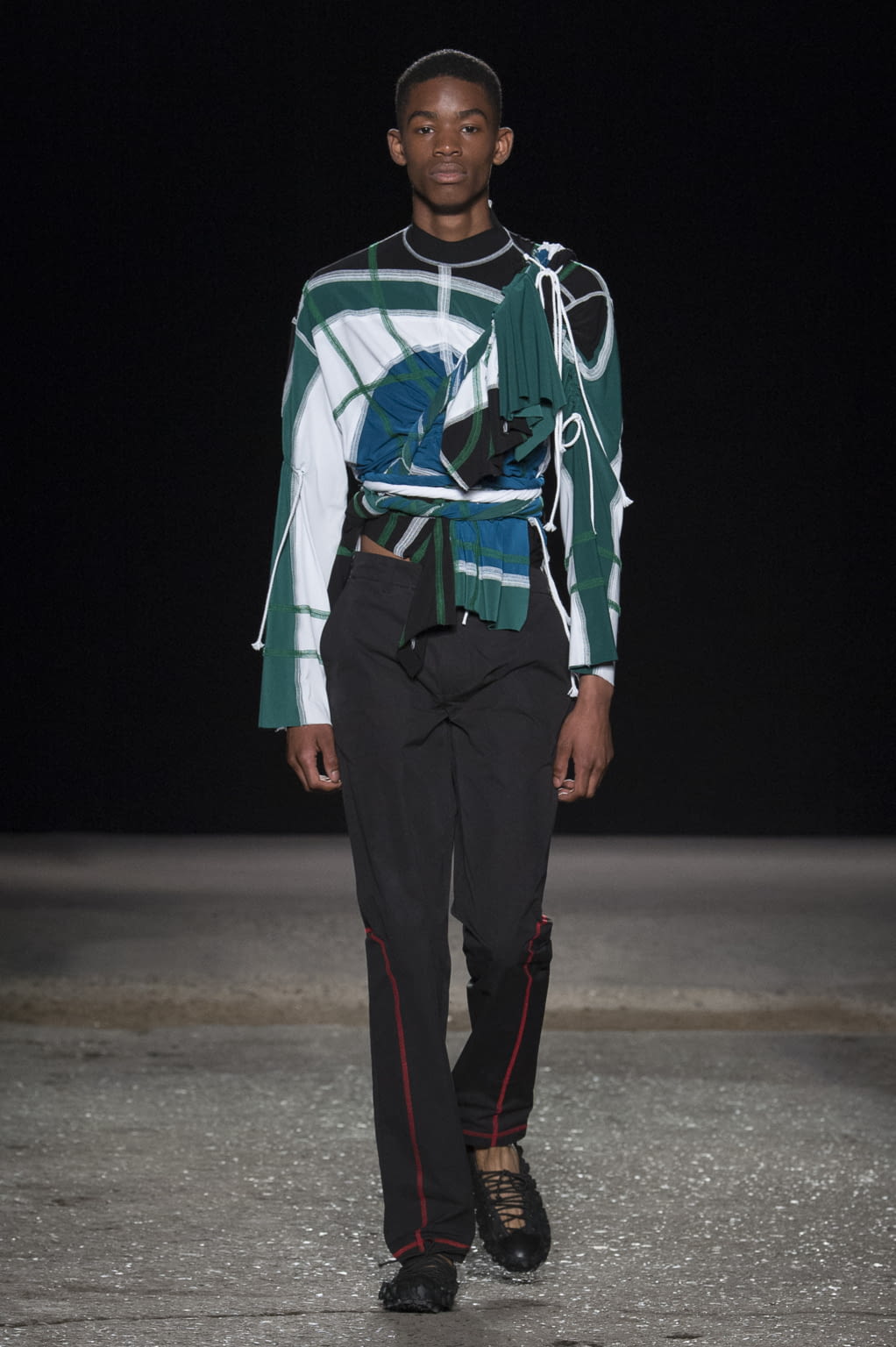 Fashion Week London Spring/Summer 2018 look 13 from the Craig Green collection menswear