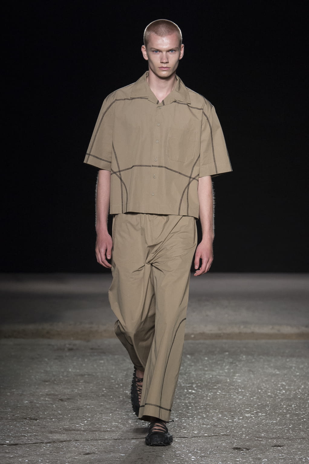 Fashion Week London Spring/Summer 2018 look 18 from the Craig Green collection menswear