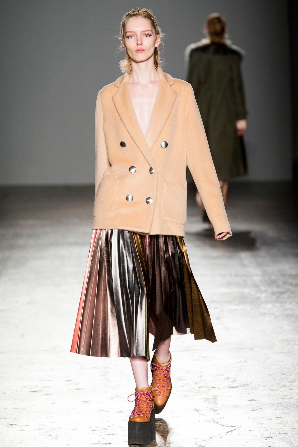 Fashion Week Milan Fall/Winter 2017 look 29 from the Cristiano Burani collection womenswear