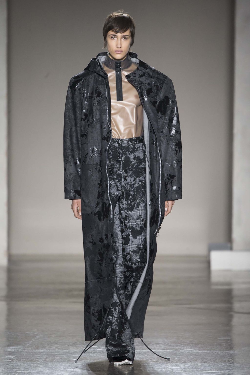 Fashion Week Milan Fall/Winter 2018 look 1 from the Cristiano Burani collection womenswear