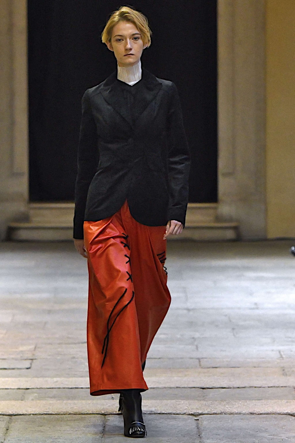 Fashion Week Milan Fall/Winter 2019 look 26 from the Cristiano Burani collection 女装