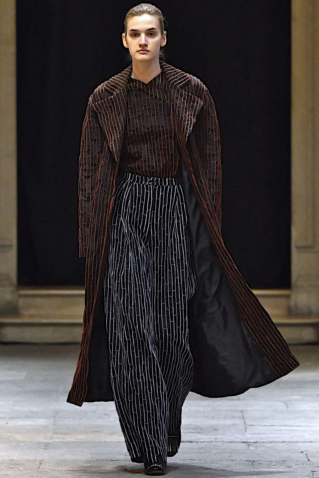 Fashion Week Milan Fall/Winter 2019 look 34 from the Cristiano Burani collection 女装