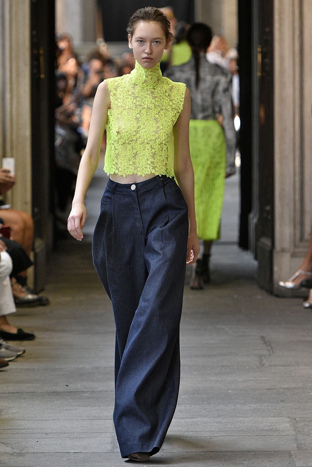 Fashion Week Milan Spring/Summer 2019 look 16 de la collection Cristiano Burani womenswear