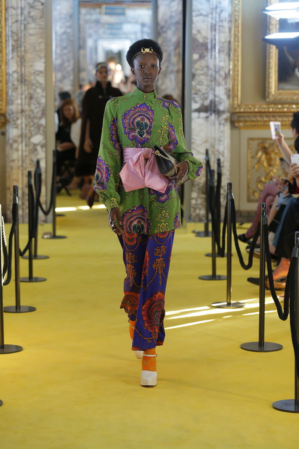 Fashion Week Milan Resort 2018 look 1 de la collection Gucci womenswear