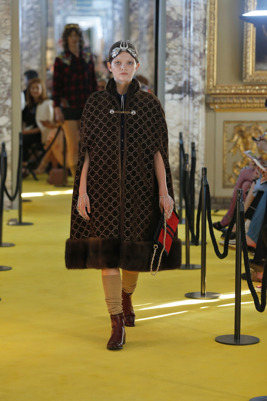 Fashion Week Milan Resort 2018 look 2 de la collection Gucci womenswear