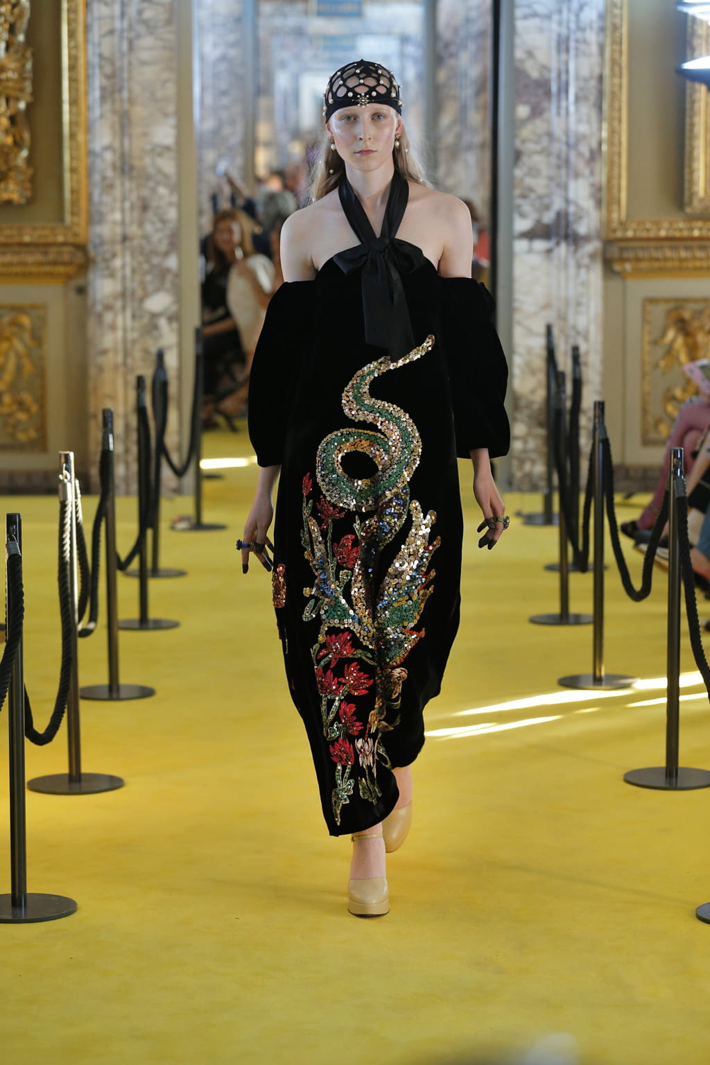 Fashion Week Milan Resort 2018 look 5 de la collection Gucci womenswear