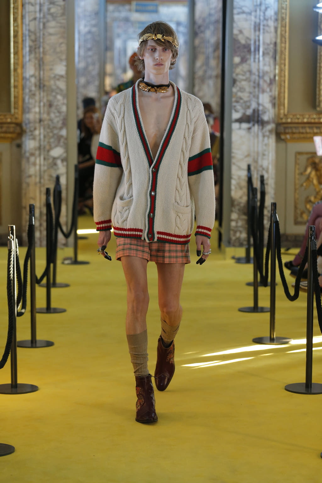 Fashion Week Milan Resort 2018 look 6 de la collection Gucci womenswear