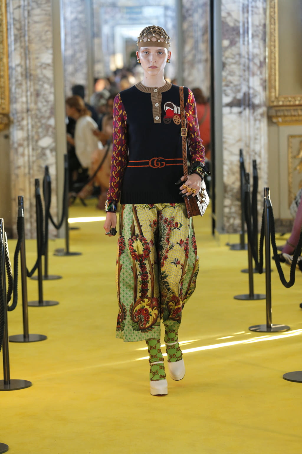 Fashion Week Milan Resort 2018 look 115 from the Gucci collection womenswear