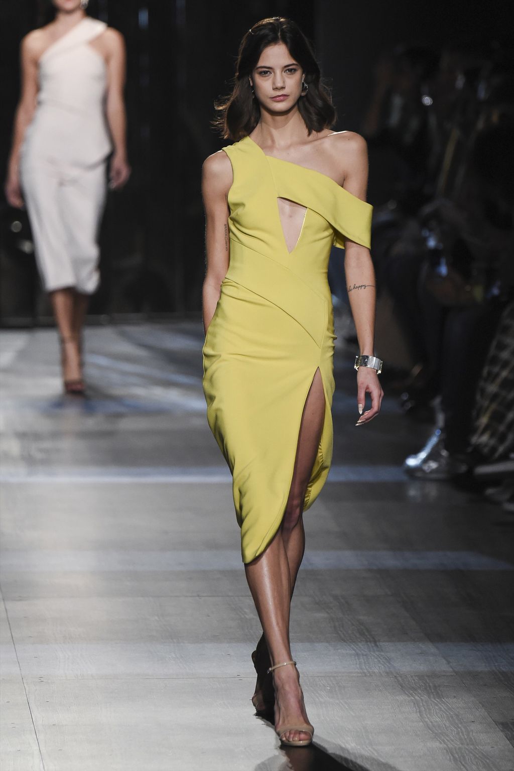 Fashion Week New York Fall/Winter 2017 look 19 from the Cushnie et Ochs collection 女装