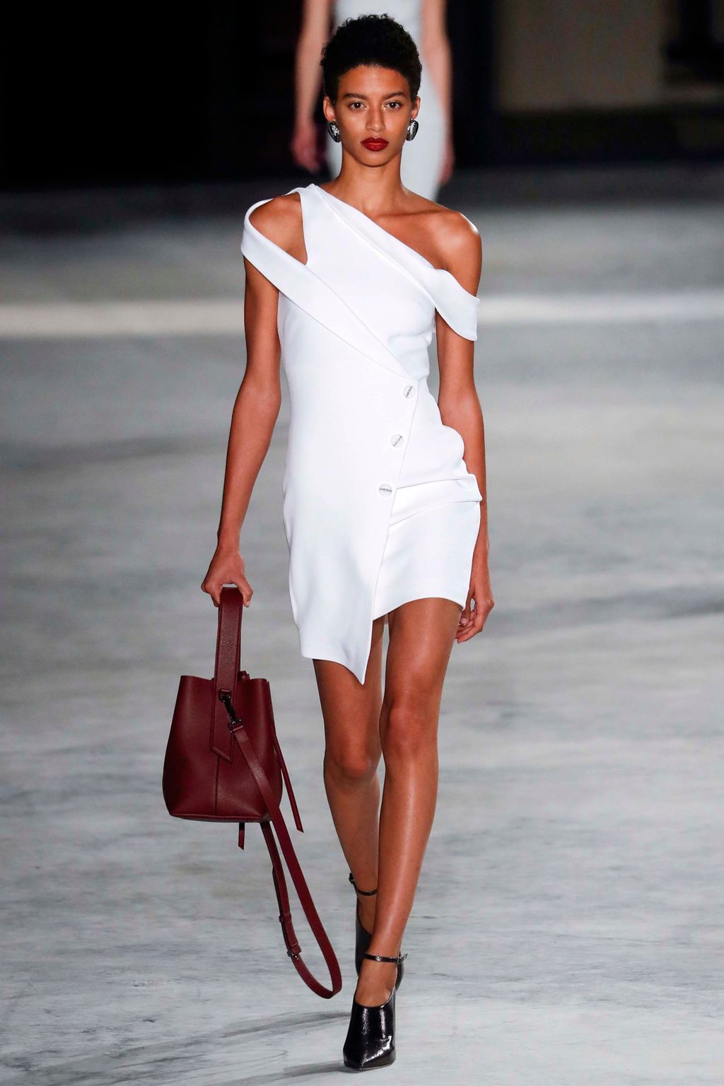 Fashion Week New York Fall/Winter 2018 look 5 from the Cushnie et Ochs collection 女装
