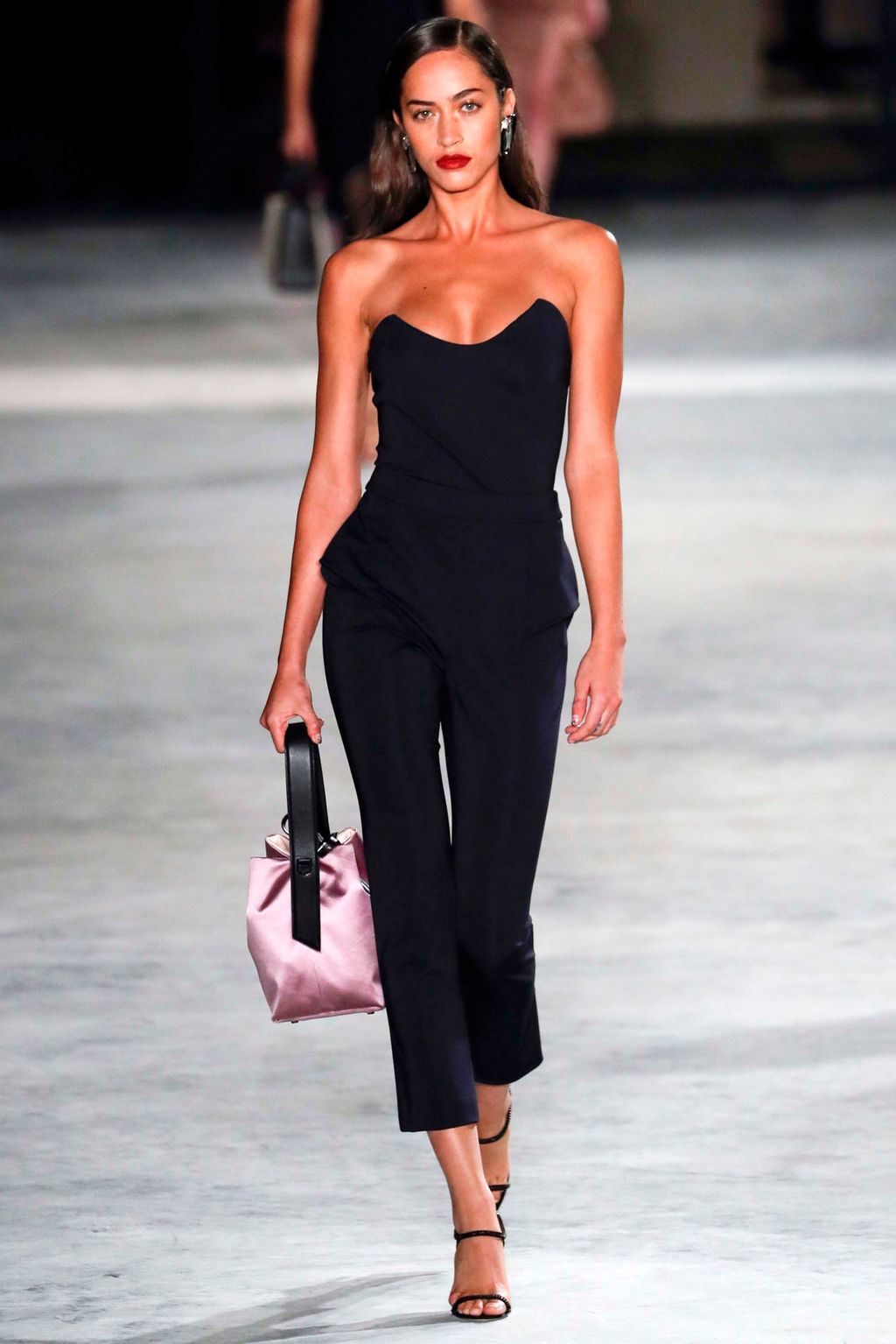 Fashion Week New York Fall/Winter 2018 look 17 from the Cushnie et Ochs collection 女装