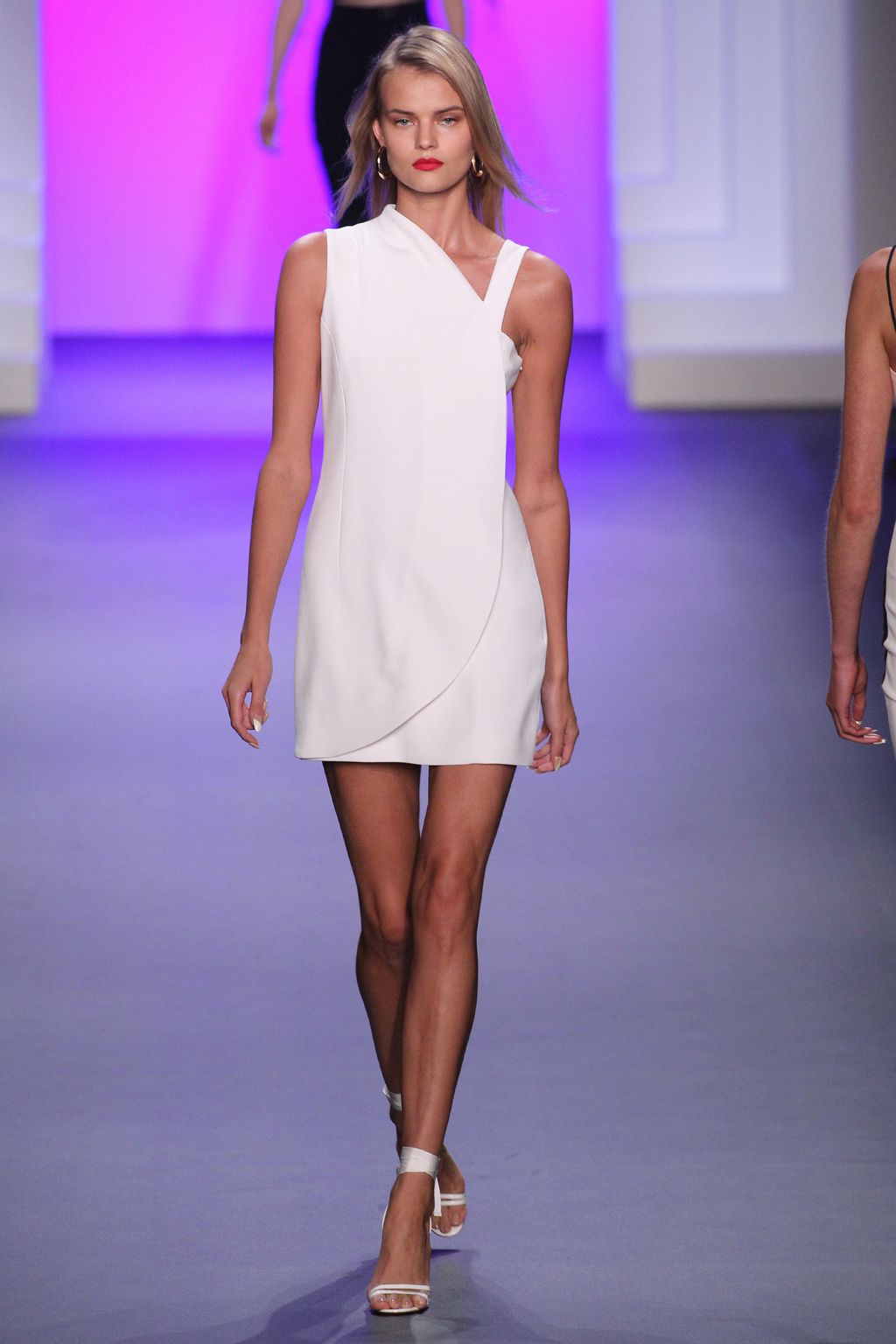 Fashion Week New York Spring/Summer 2017 look 4 from the Cushnie et Ochs collection womenswear