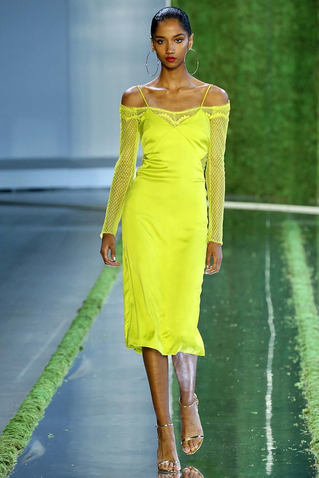 Fashion Week New York Spring/Summer 2019 look 1 from the Cushnie collection womenswear
