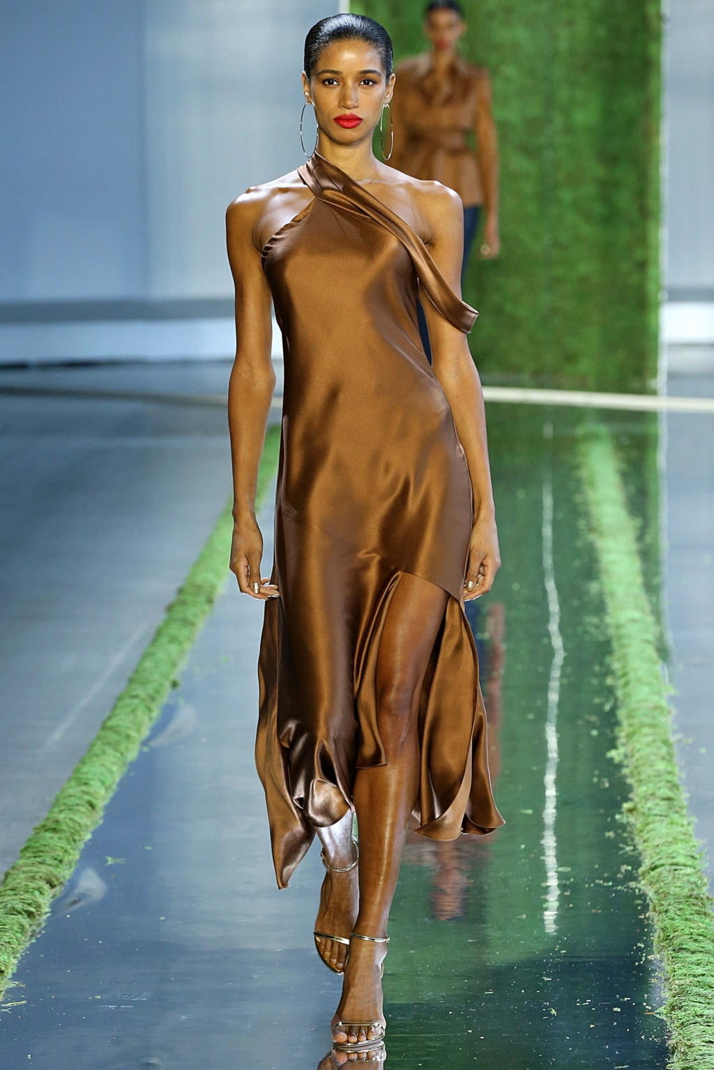 Fashion Week New York Spring/Summer 2019 look 6 from the Cushnie collection womenswear
