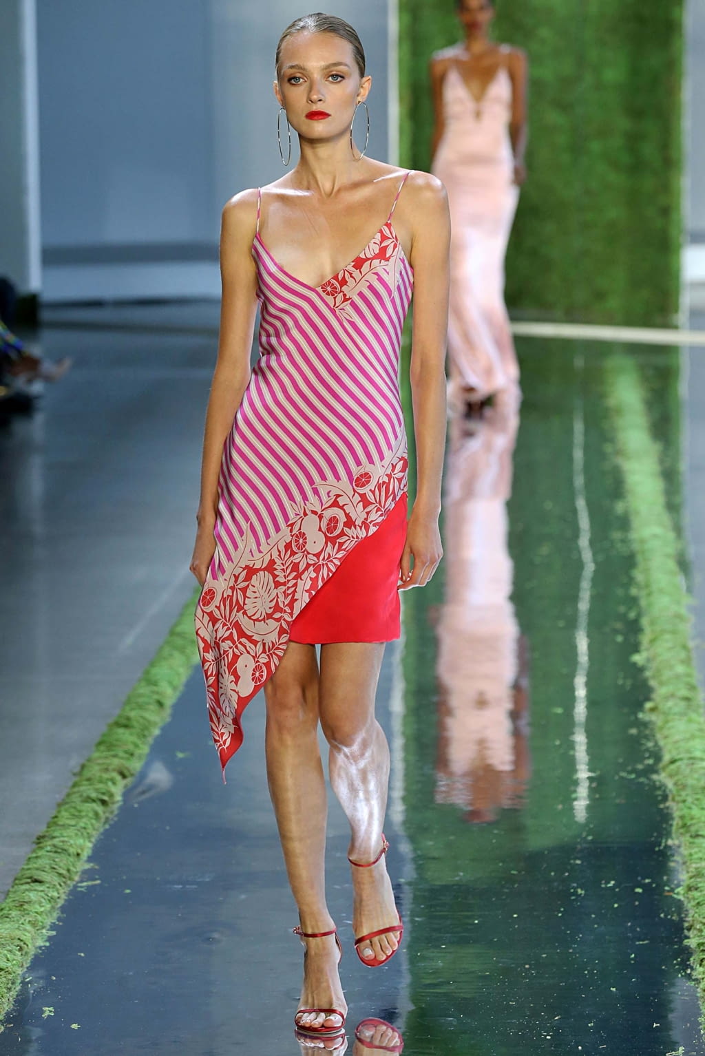 Fashion Week New York Spring/Summer 2019 look 25 from the Cushnie collection womenswear