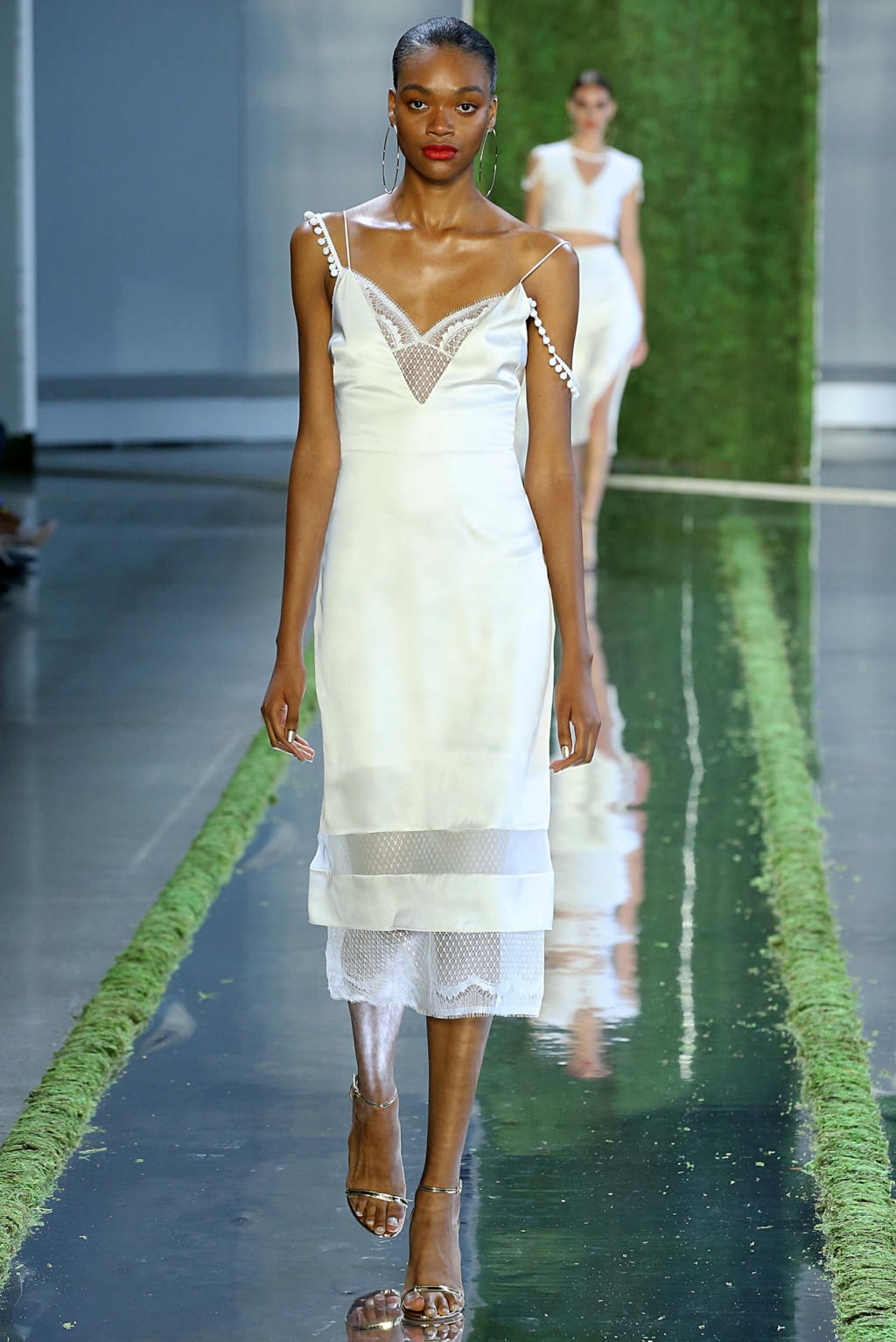 Fashion Week New York Spring/Summer 2019 look 31 from the Cushnie collection womenswear